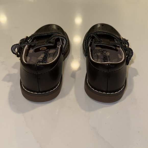 Brown t-strap Mary Janes by Footmates - Picture 3 of 4